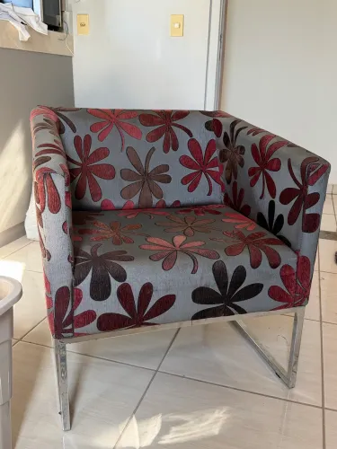POLTRONA DECORATIVA 250,00 cada