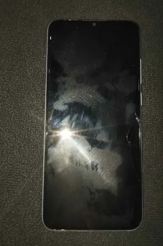 Samsung a04e, tá trincado na tela 