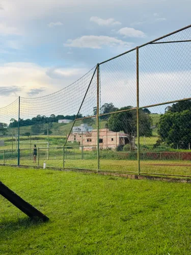 Oportunidade Rara: Lote 100% Plano, Infraestrutura Completa e Fundo para Preservação.