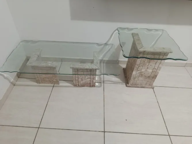 Centro de mármore com vidro