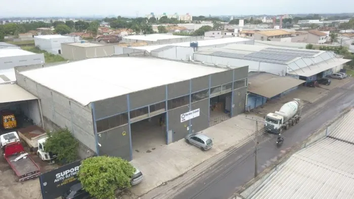 Aluga-se Galpão 1000m