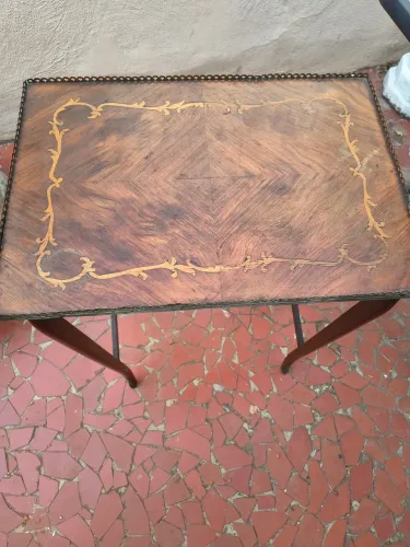Mesinha de refeição linda anos 1970