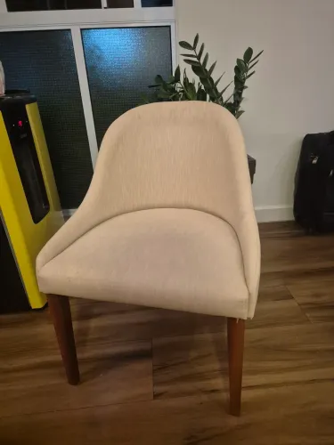 Poltrona para quarto em linho