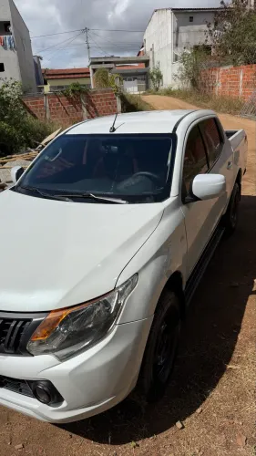 Mitsubishi L200 Triton Sport GLX 2.4 CD Diesel Mec. 2019