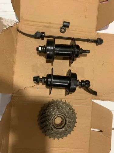 Vendo semi novos cubos e catraca de bike 