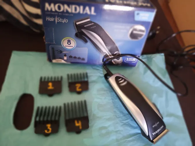 Máquina Mundial HairStilo com 4 pentes