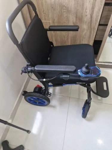 Cadeira de Rodas Motorizada Dobrável Power Lite Livi