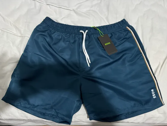 Short Hugo Boss original novo!