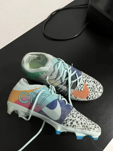 CHUTEIRA NIKE MERCURIAL