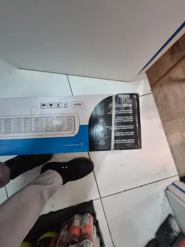 Cortina de Ar 200cm com controle EOS, NOVA nunca usada