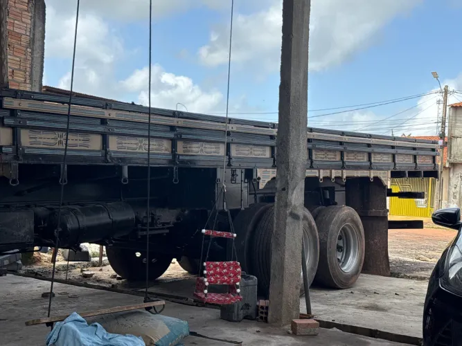 Carroceria Truk semi nova