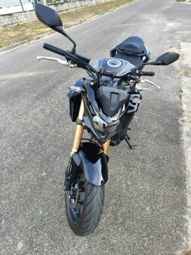 MOTO HONDA CB 500f 2024
