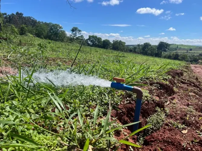 Inedito - 2.500m2 -$20 mil entrada com terraplanagem, construção imediata, excelente vista