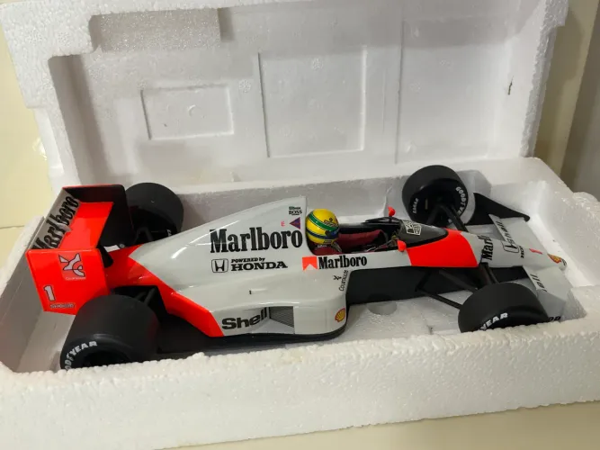Ayrton Senna F1 Minichamps 1:18 McLaren Honda MP4/5 - 1989