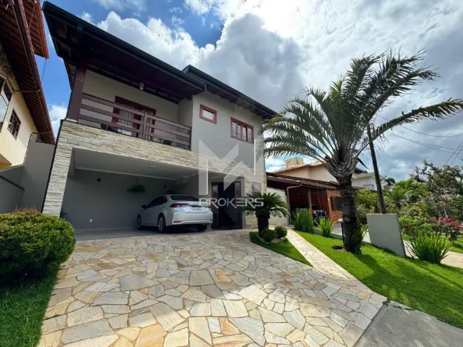 Casa à venda no Condomínio Residencial Terras do Oriente em Valinhos/SP