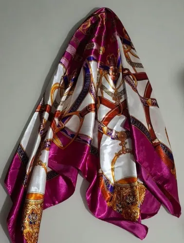Lenço Rosa cetim estampado