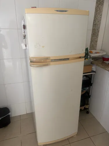 Geladeira Brastemp funcionando , economia A. Branca