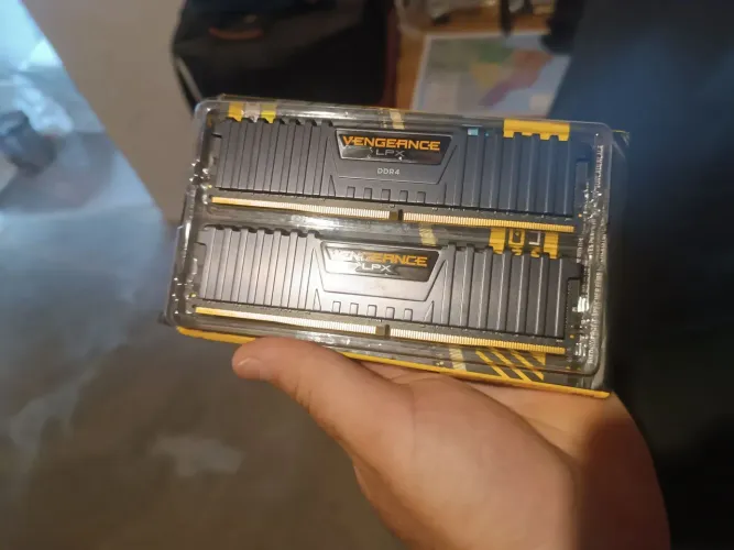 Memória Corsair vengeance 32g(2x16gb) ddr4 2400