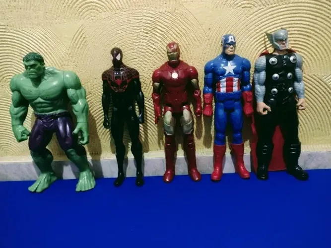 5 Bonecos Marvel