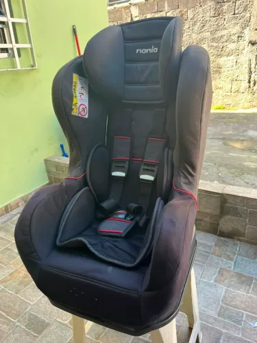 Cadeirinha para carro + cinto isofix