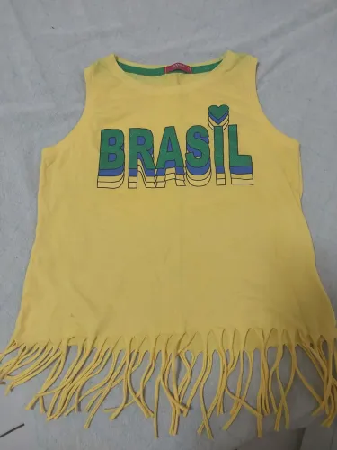Blusa Brasil infantil tamanho 6 a 10 anos