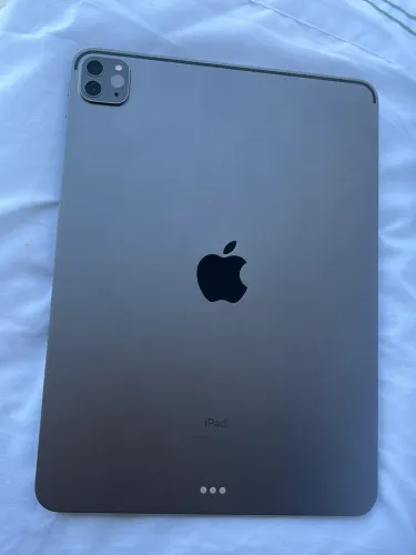 iPad Pro M1 11" + Capa Teclado Logitech