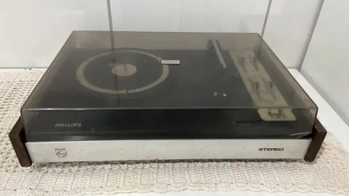 Toca Discos Vitrola Portátil Philips Gf 703 Não Funciona Com Tampa