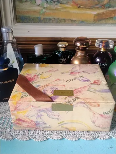 Antiga caixa para presente O Boticário