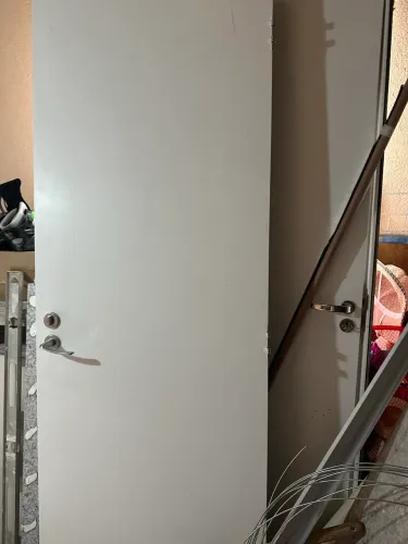 Vendo porta, pia de mármore material tirado de ap novo