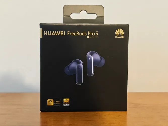 Huawei freebuds pro 5 aberto apenas aberto para testar.