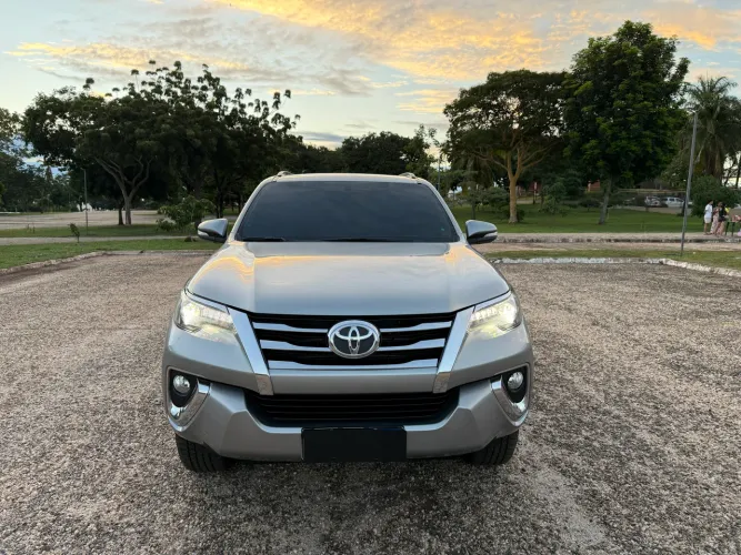 Toyota Hilux SW4 SRX 4X4 2.8 TDI 16V Dies. Aut. 2017