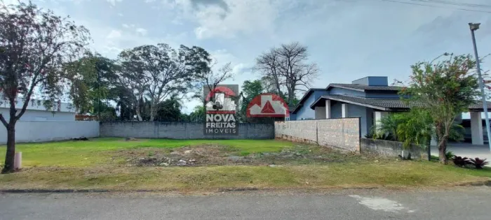 Terreno Padrão em Condomínio em Pindamonhangaba