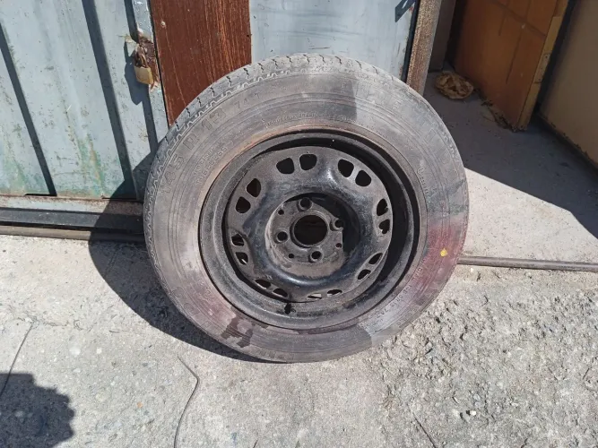 Roda aro 13 com pneu step