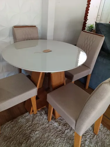 MESA de jantar com 4 cadeiras