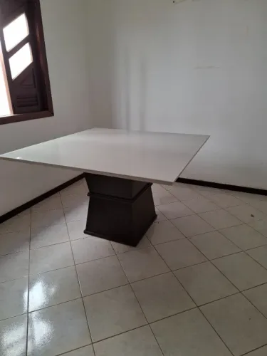 Mesa de Jantar quadrada 8 lugares com as cadeiras