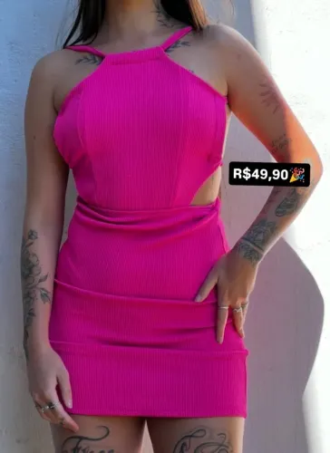 Vestido verão com decote nas costas 