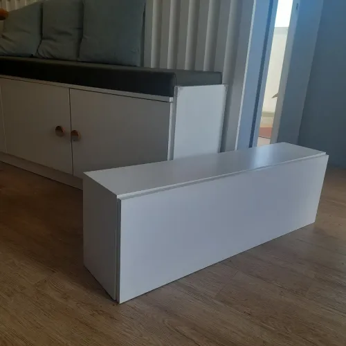Nicho aéreo com porta basculante