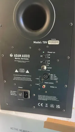 Par de Monitores de Áudio Adam Audio T8V (Ativos / 8 Polegadas) - Com Caixas Originais