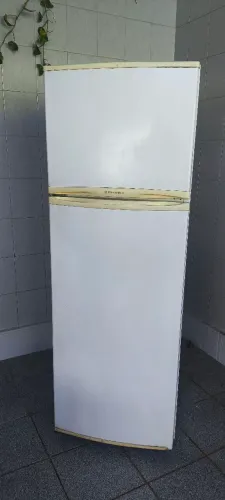 Geladeira Eletrolux dúplex 