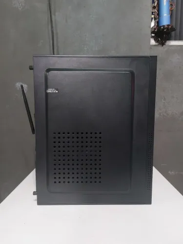 Computador para trabalho e estudos.