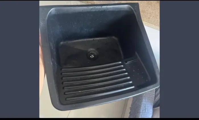 Tanque preto plástico