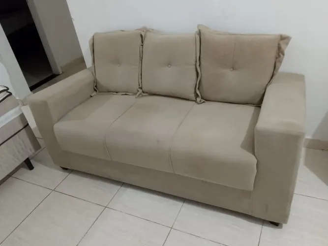 Sofá de Três Lugares em Excelente Estado