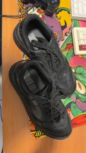 Vendo tênis Santa Lolla preto, em couro legítimo, tamanho 38!