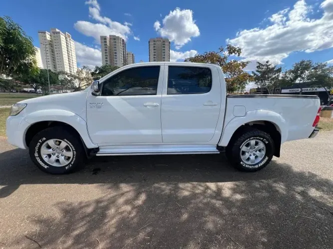 Toyota Hilux CD SRV 4X2 2.7 Flex 16V Aut. 2015