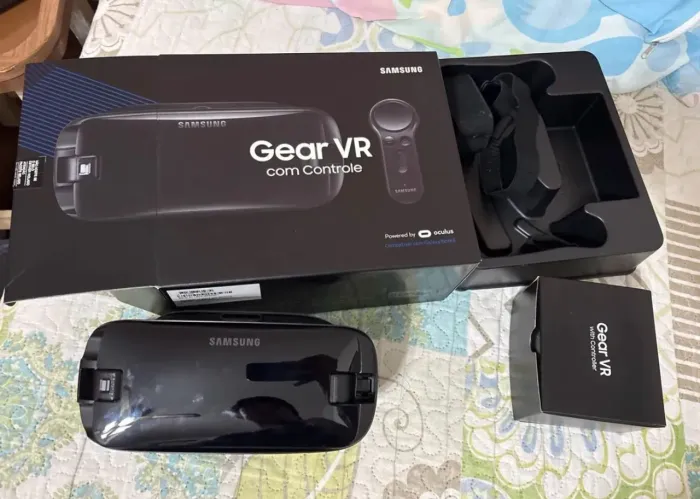 Óculos Realidade Virtual Samsung Gear VR Com Controle - Na Caixa