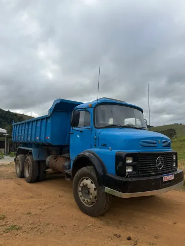 Caminhão mercedes 1318 caçamba basculante 