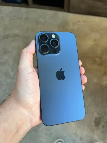 iPhone 15 Pro Max 256GB - Excelente Estado
