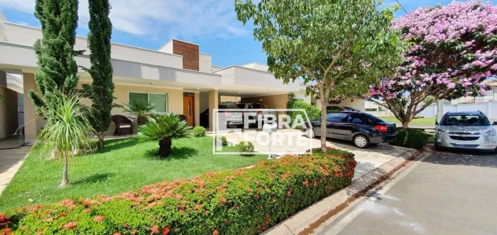 Casa para venda em condomínio de excelente padrão em Paulinia com 3 suítes e piscina