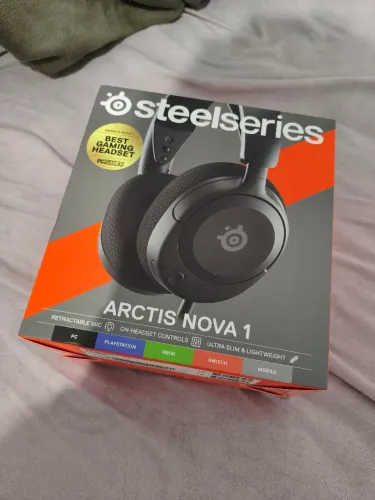 Headset Steelseries Arctis Nova 1 - Novo, aberto apenas para conferência