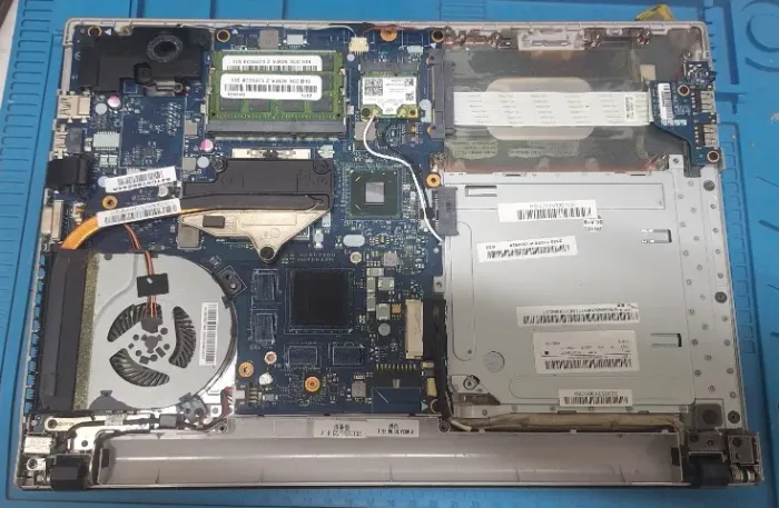 Placa-mãe Lenovo Z400 Touch Completa Funcionando Perfeita. (Usado).